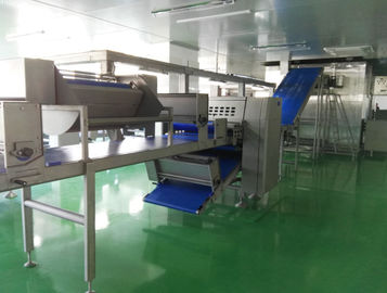 900のMmのテーブルの幅のクロワッサンのための産業クロワッサンのパン製造業者薄板になるライン最高の144の層 サプライヤー