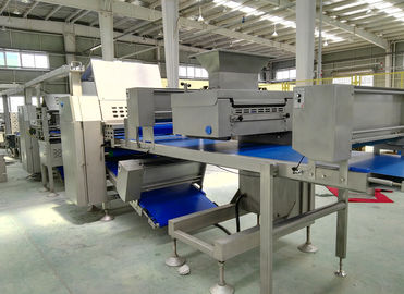 中国 カスタマイズされたベルトの幅のこね粉のラミネータ機械、Zの形によって置かれるペストリーのラミネーション機械 工場